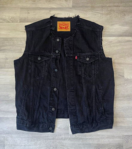 Levi sleeveless denim - levi’s,